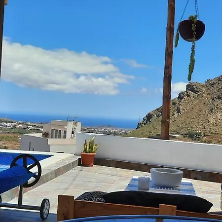 Casa Hector, Piscina Privada De Agua Salada!! Holiday home *